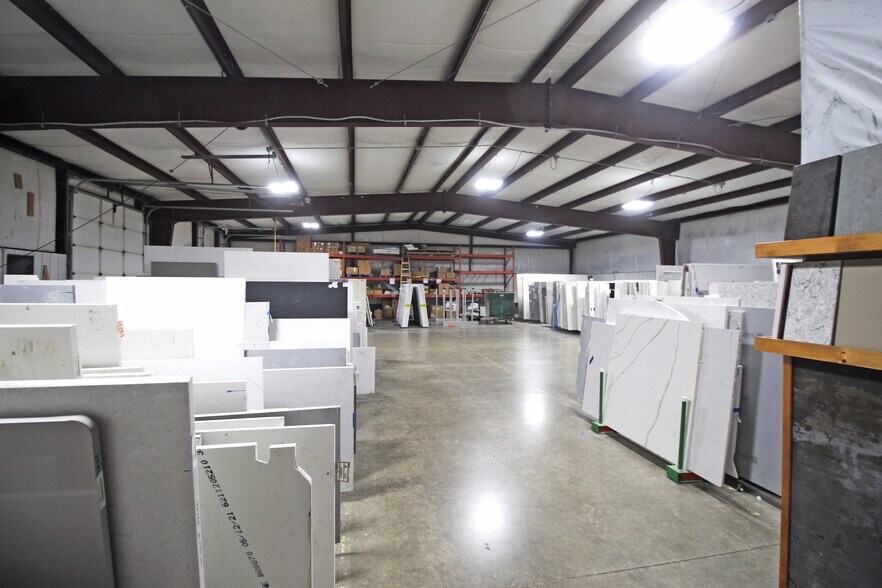 Pierceton Industrial Complex portefeuille de 2 biens à vendre sur LoopNet.fr - Photo de l’immeuble – Image 3 sur 4