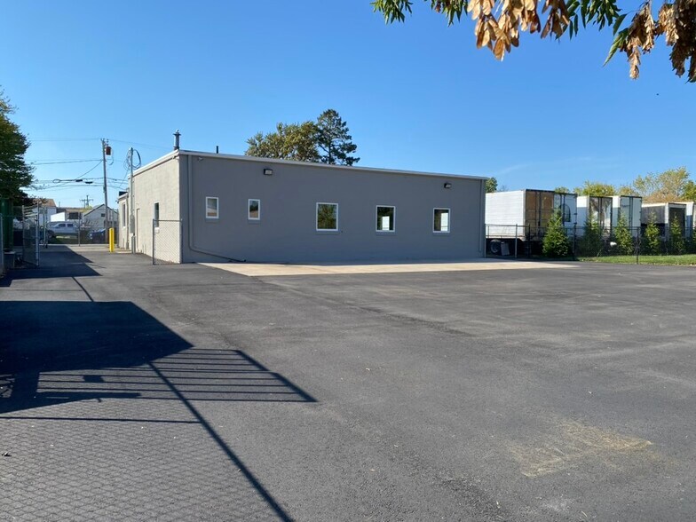 16 Custer St, West Hartford, CT à louer - Photo de l’immeuble – Image 3 sur 25