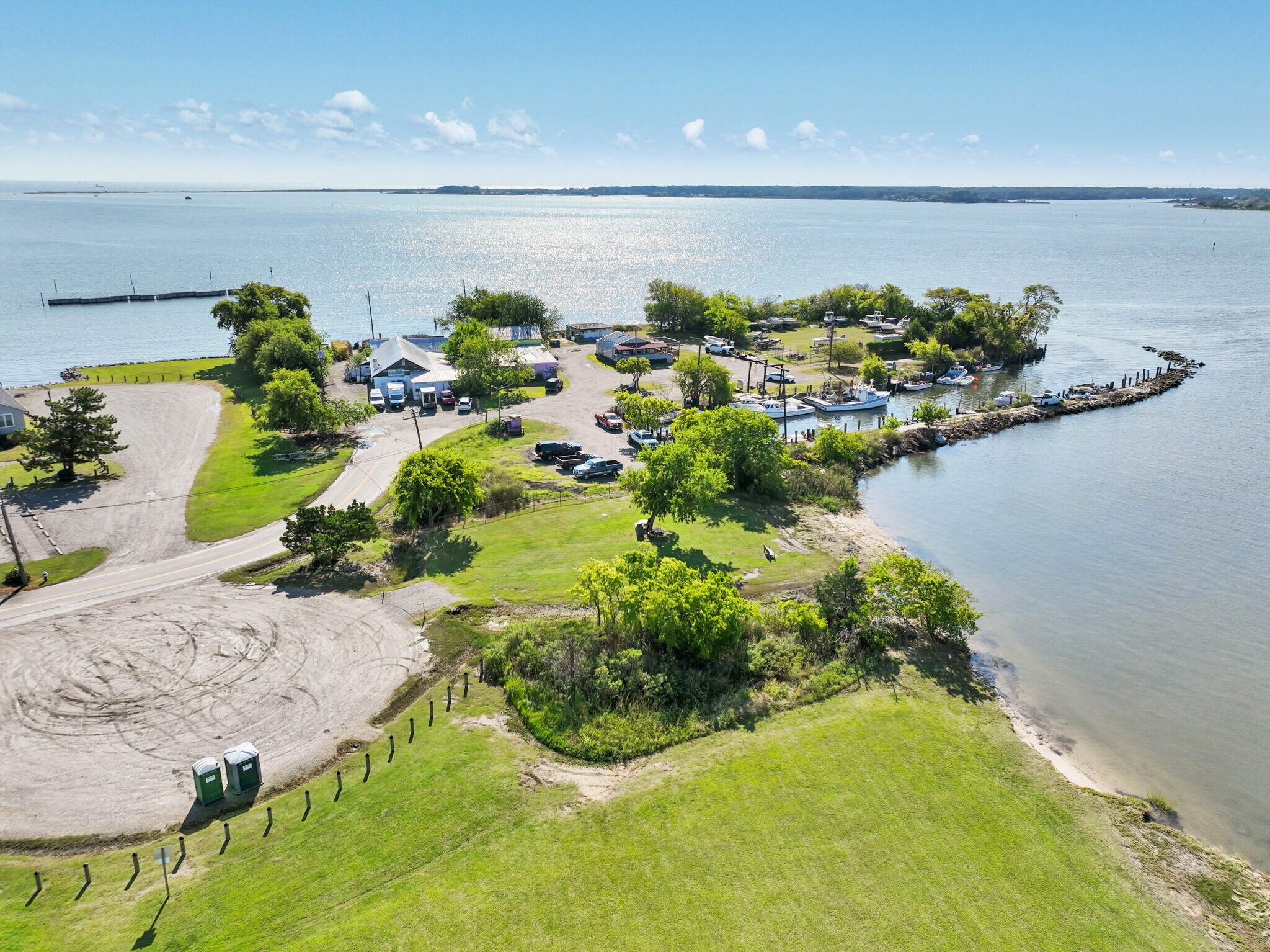 435 Messick Rd, Poquoson, VA à vendre Photo de l’immeuble– Image 1 sur 7