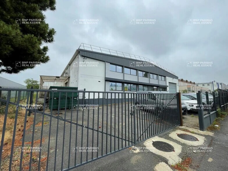 Local d’activités dans Morangis à louer - Photo de l’immeuble – Image 2 sur 10