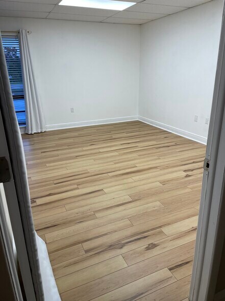 933 Oleander Way S, South Pasadena, FL à louer - Photo intérieure – Image 3 sur 10