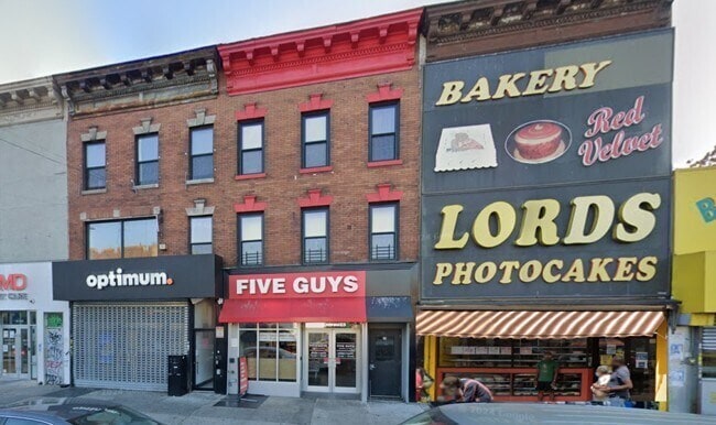 2135 Nostrand Ave, Brooklyn, NY à louer Photo de l’immeuble– Image 1 sur 1