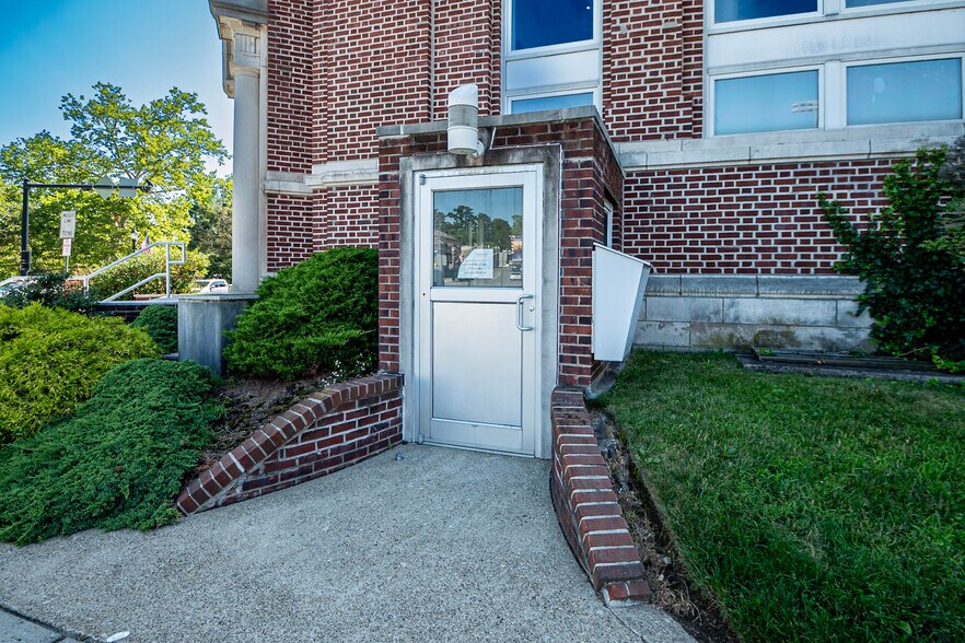 213 Chestnut St, Nutley, NJ à vendre - Photo de l’immeuble – Image 3 sur 32