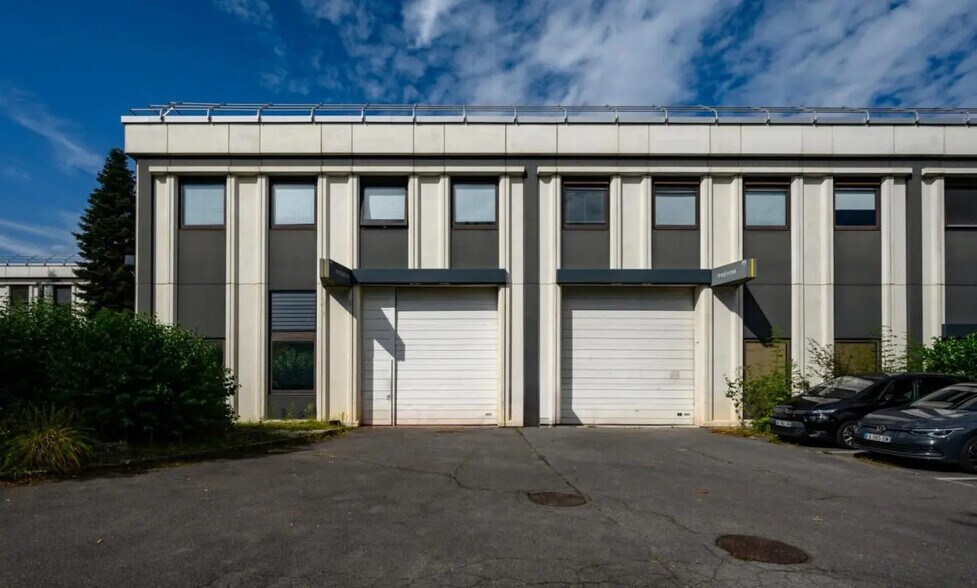 21/23 Rue Du Petit Albi, Cergy à louer - Photo de l’immeuble – Image 2 sur 57