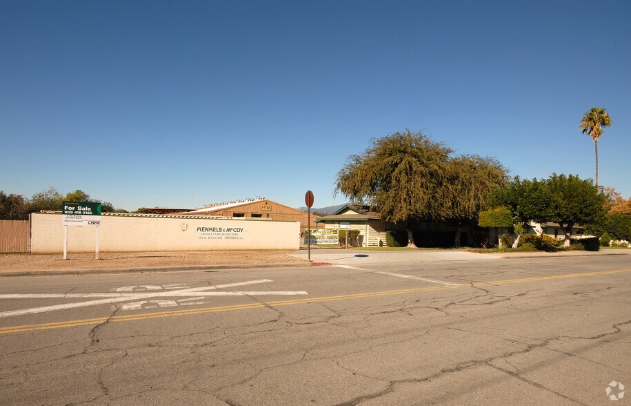 155 N Eucla Ave, San Dimas, CA à vendre - Photo de l’immeuble – Image 2 sur 3