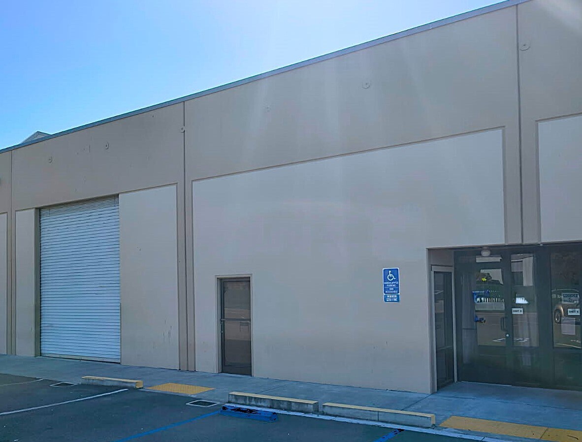 1990 Olivera Rd, Concord, CA à louer Photo principale– Image 1 sur 5