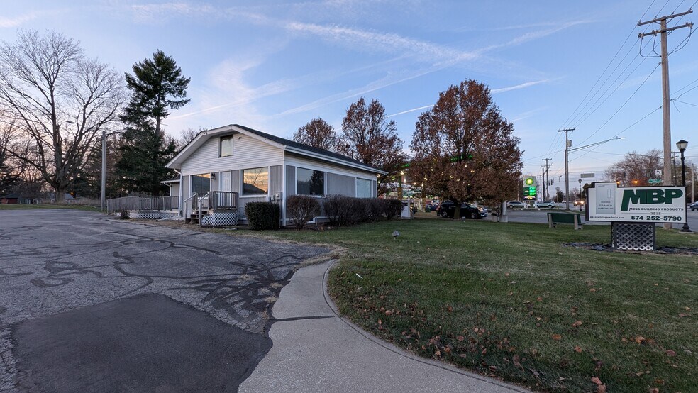 3515 Bremen Hwy, Mishawaka, IN à louer - Photo de l’immeuble – Image 1 sur 10