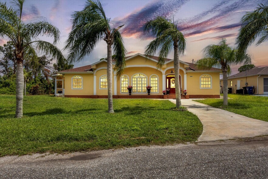 12209 Cotorro Ave, North Port, FL à vendre - Photo de l’immeuble – Image 2 sur 54