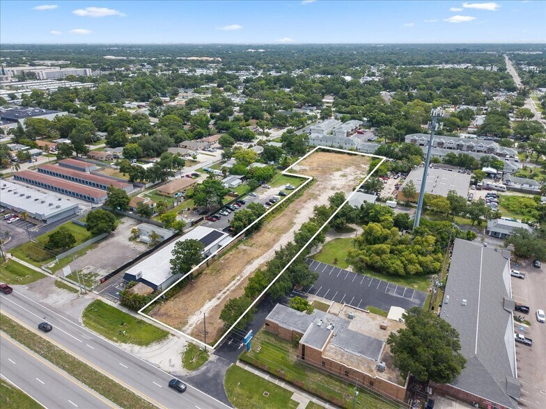 4685 Park St N, Saint Petersburg, FL à vendre - Photo de l’immeuble – Image 2 sur 6
