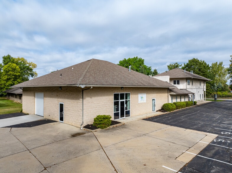 171 Green Meadows Dr S, Lewis Center, OH à vendre - Photo de l’immeuble – Image 3 sur 25