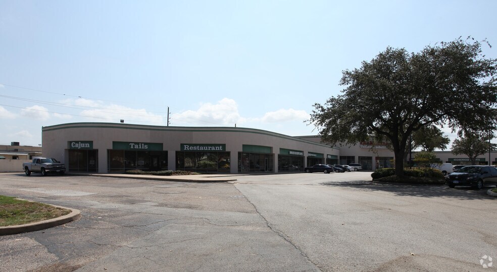 11037 W FM-1960, Houston, TX à louer - Photo de l’immeuble – Image 2 sur 11