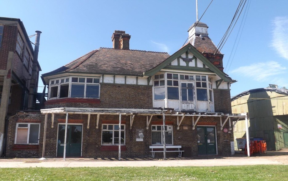Building 14 Platts Eyot, Hampton à louer - Photo principale – Image 1 sur 1