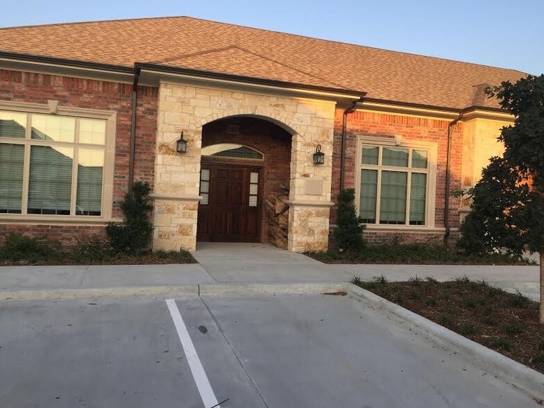 8668 John Hickman Pky, Frisco, TX à louer - Photo de l’immeuble – Image 2 sur 23