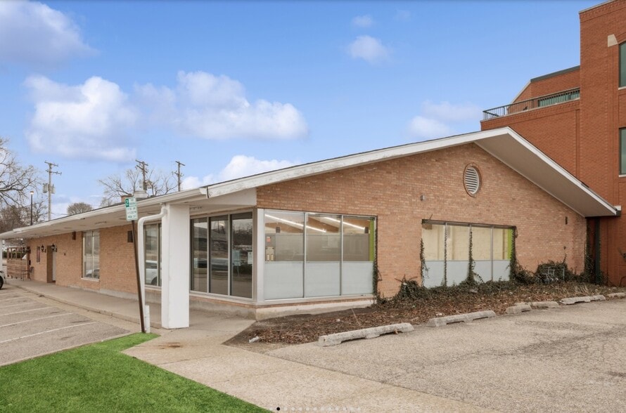 311 E Main St, Barrington, IL à louer - Photo de l’immeuble – Image 2 sur 14