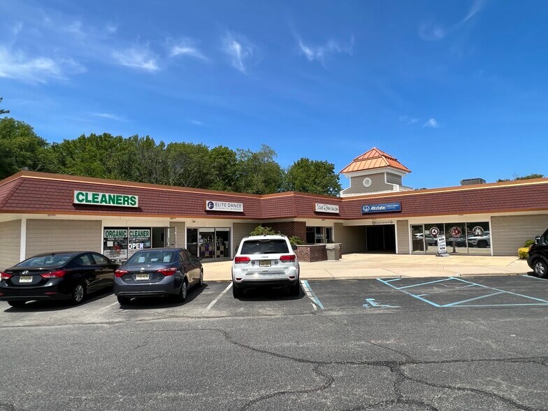 479 Rt 79, Morganville, NJ à louer - Photo de l’immeuble – Image 3 sur 8
