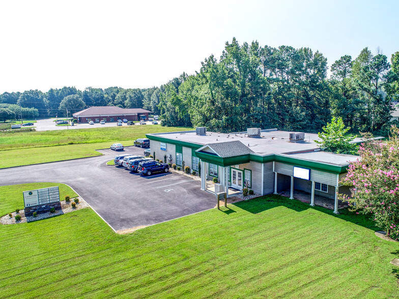 15064 Carrollton Blvd, Carrollton, VA à louer - Photo de l’immeuble – Image 3 sur 6