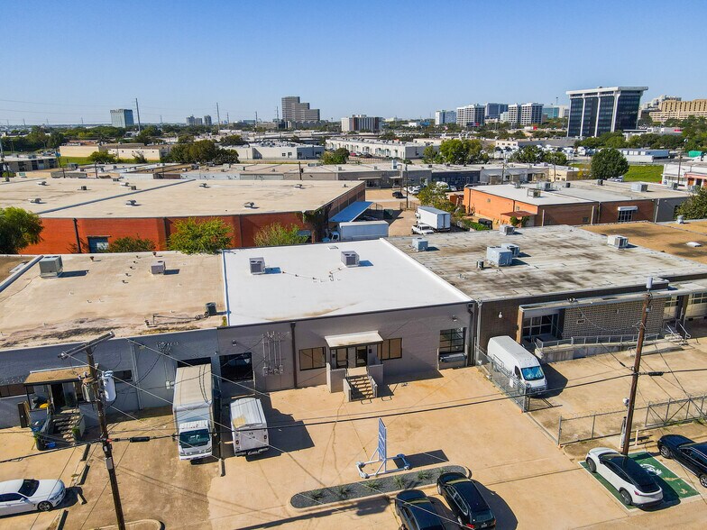 1337-1341 Crampton St, Dallas, TX à louer - Photo de l’immeuble – Image 1 sur 11