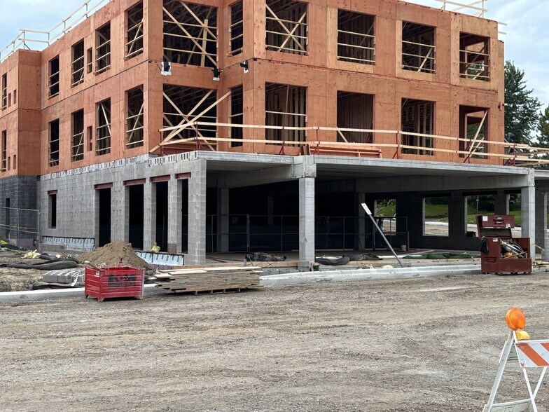 140 S Elm St, Waconia, MN à louer - Photo de l’immeuble – Image 2 sur 12