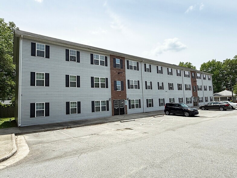 3700 Delancy St, Greensboro, NC à vendre - Photo de l’immeuble – Image 3 sur 8