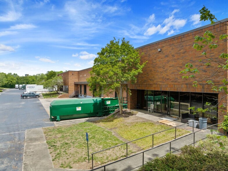 5215 Westgate Dr SW, Atlanta, GA à louer - Photo principale – Image 1 sur 6