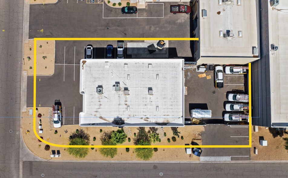 3801 E Wier Ave, Phoenix, AZ à louer - Photo de l’immeuble – Image 3 sur 5