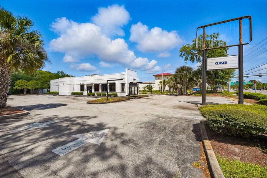 8761 Baymeadows Rd, Jacksonville, FL à louer - Photo de l’immeuble – Image 2 sur 16