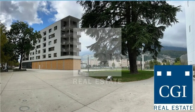 Plus de détails pour Local commercial à louer