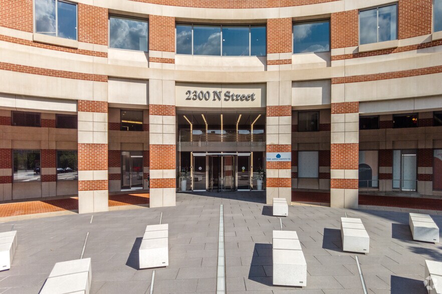 2300 N St NW, Washington, DC à louer - Photo de l’immeuble – Image 2 sur 13