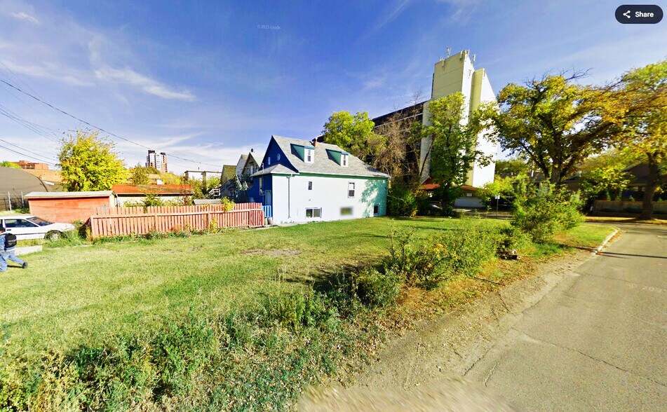 9348 105 NW ave, Edmonton, AB à vendre - Autre – Image 3 sur 4