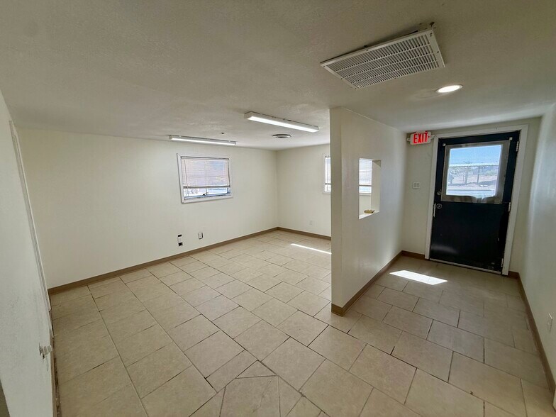 621 N Grimes St, Hobbs, NM à louer - Photo de l’immeuble – Image 3 sur 8