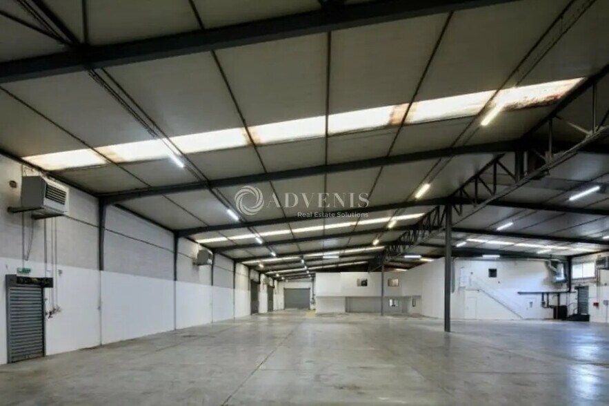 Local d’activités dans Morangis à louer - Photo intérieure – Image 2 sur 4