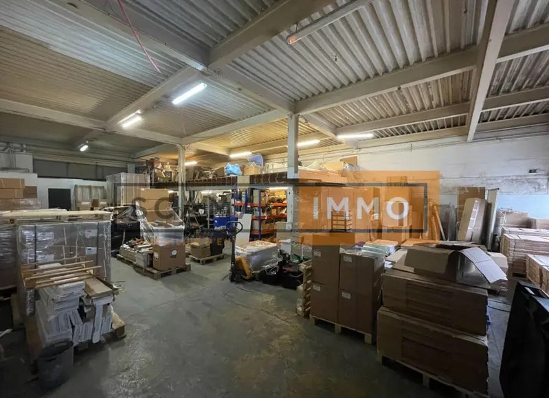 Local d’activités dans Noisy-le-Grand à louer - Photo de l’immeuble – Image 3 sur 10