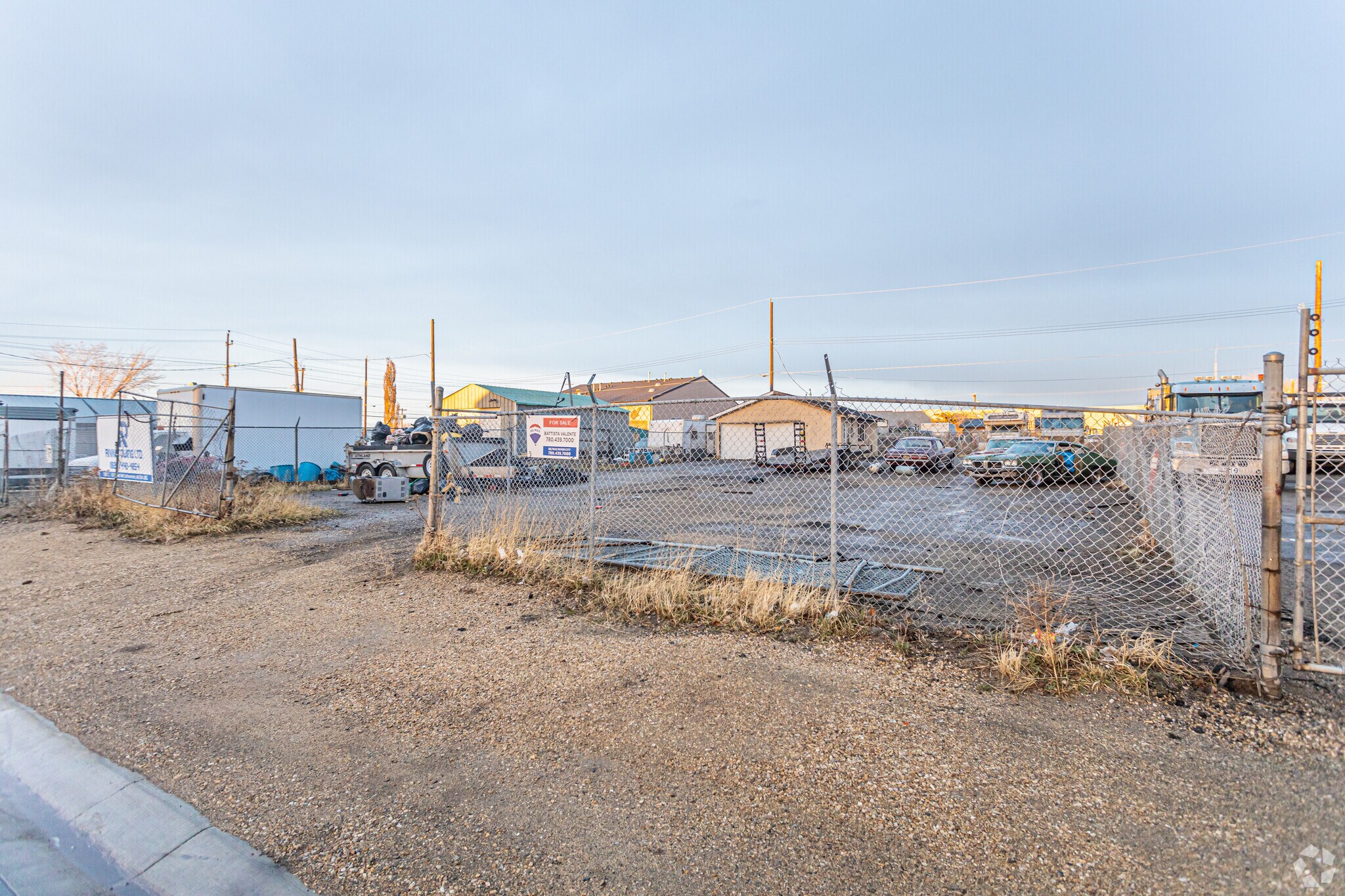 12831 57 St NW, Edmonton, AB à vendre Photo principale– Image 1 sur 7