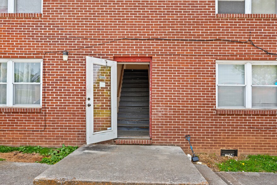305 Boone St, Strawberry Plains, TN à vendre - Photo de l’immeuble – Image 3 sur 15