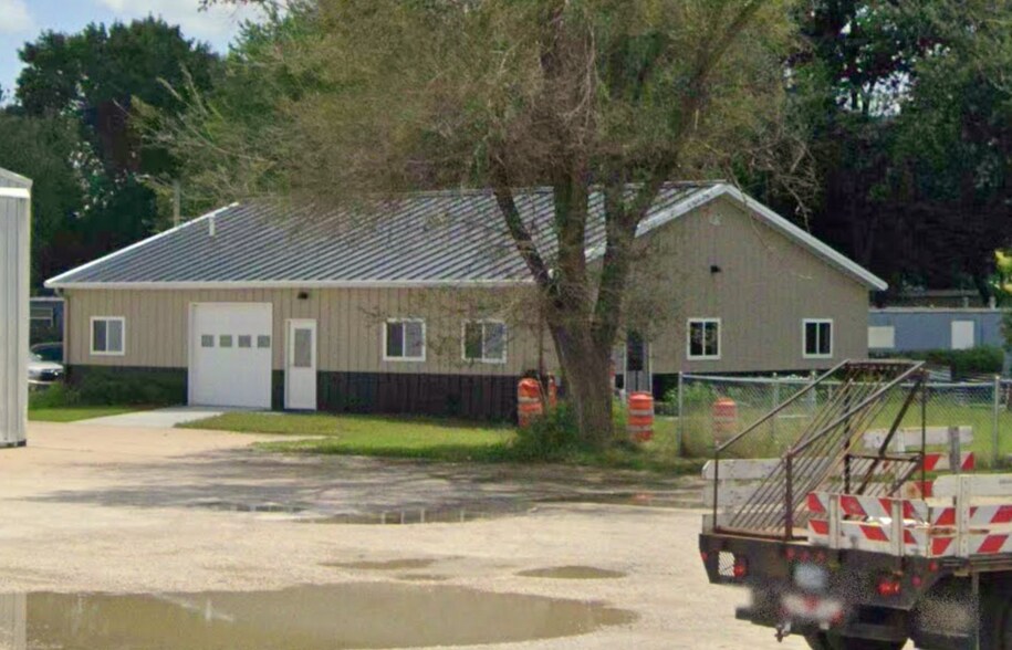 34 43rd Ave SW, Cedar Rapids, IA à vendre - Photo de l’immeuble – Image 2 sur 14