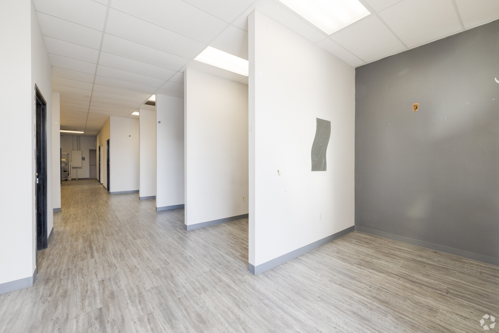 4645 E Broadway Rd, Phoenix, AZ à louer Photo intérieure– Image 1 sur 4