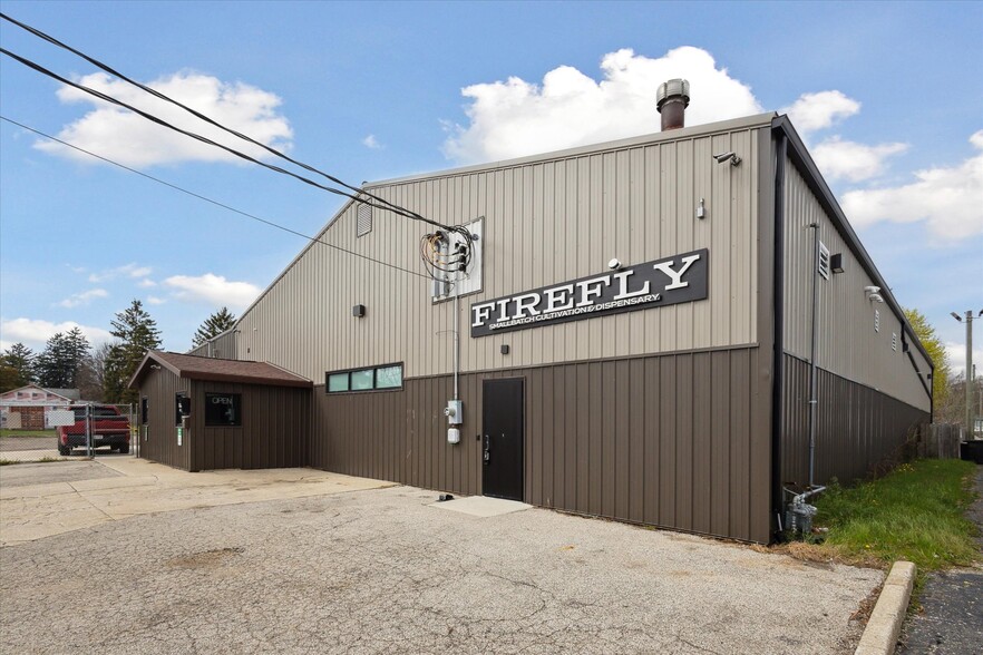 919 Michigan St, Niles, MI à vendre - Photo de l’immeuble – Image 3 sur 45
