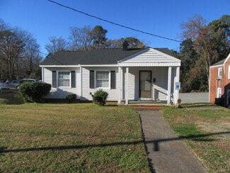 Plus de détails pour 512 Carthage St, Sanford, NC - Bureau à vendre