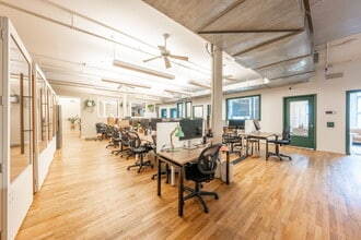 214-218 Sullivan St, New York, NY à louer Photo intérieure– Image 2 sur 12