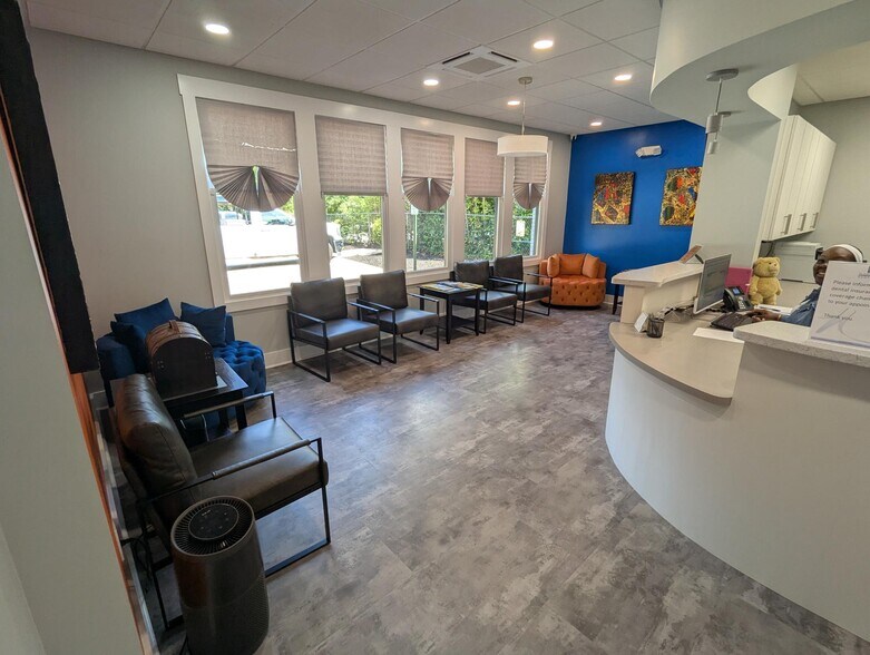 3109 University Dr, Durham, NC à louer - Photo de l’immeuble – Image 2 sur 7
