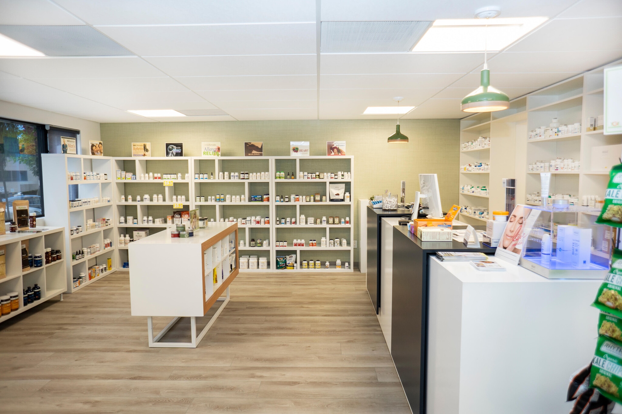 7301 Girard Ave, La Jolla, CA à louer Photo intérieure– Image 1 sur 3