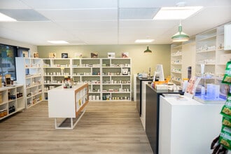 7301 Girard Ave, La Jolla, CA à louer Photo intérieure– Image 1 sur 3