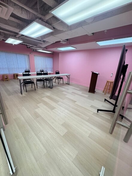 13510 35th Ave, Flushing, NY à louer - Photo intérieure – Image 2 sur 12