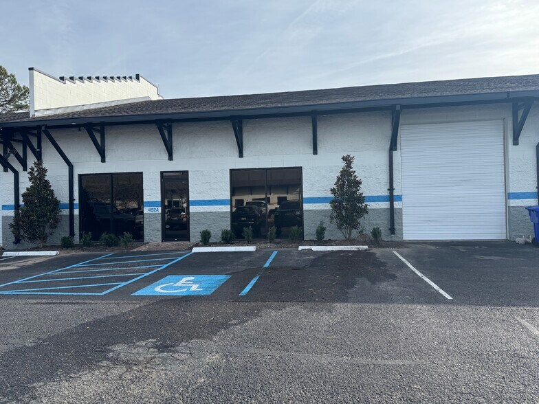 488 La Mesa Rd, Mount Pleasant, SC à louer - Photo de l’immeuble – Image 3 sur 8