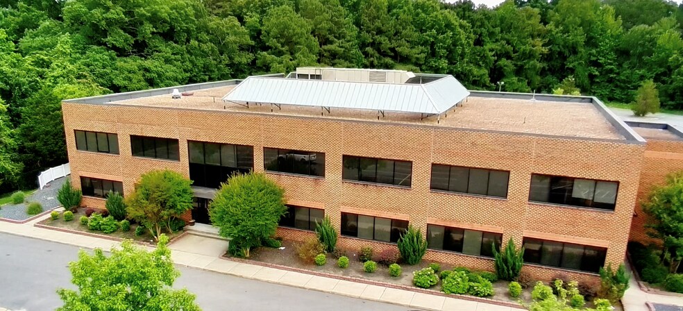 8141 Hull Street Rd, Richmond, VA à vendre - Photo de l’immeuble – Image 2 sur 18