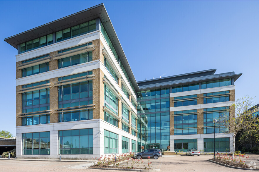 3 Arlington Sq, Bracknell à louer - Photo de l’immeuble – Image 2 sur 17