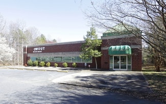 Plus de détails pour 400 E Arrowhead Dr, Charlotte, NC - Local d'activités à louer