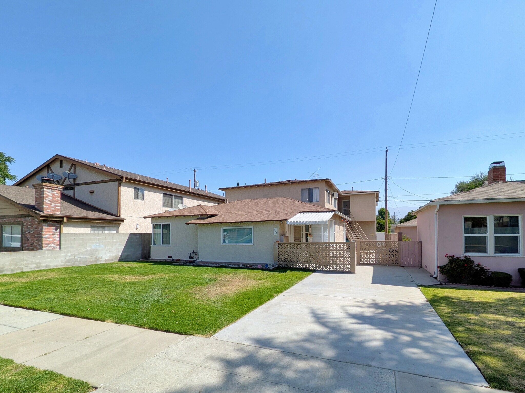 652 N Whitnall Hwy, Burbank, CA à vendre Photo principale– Image 1 sur 8