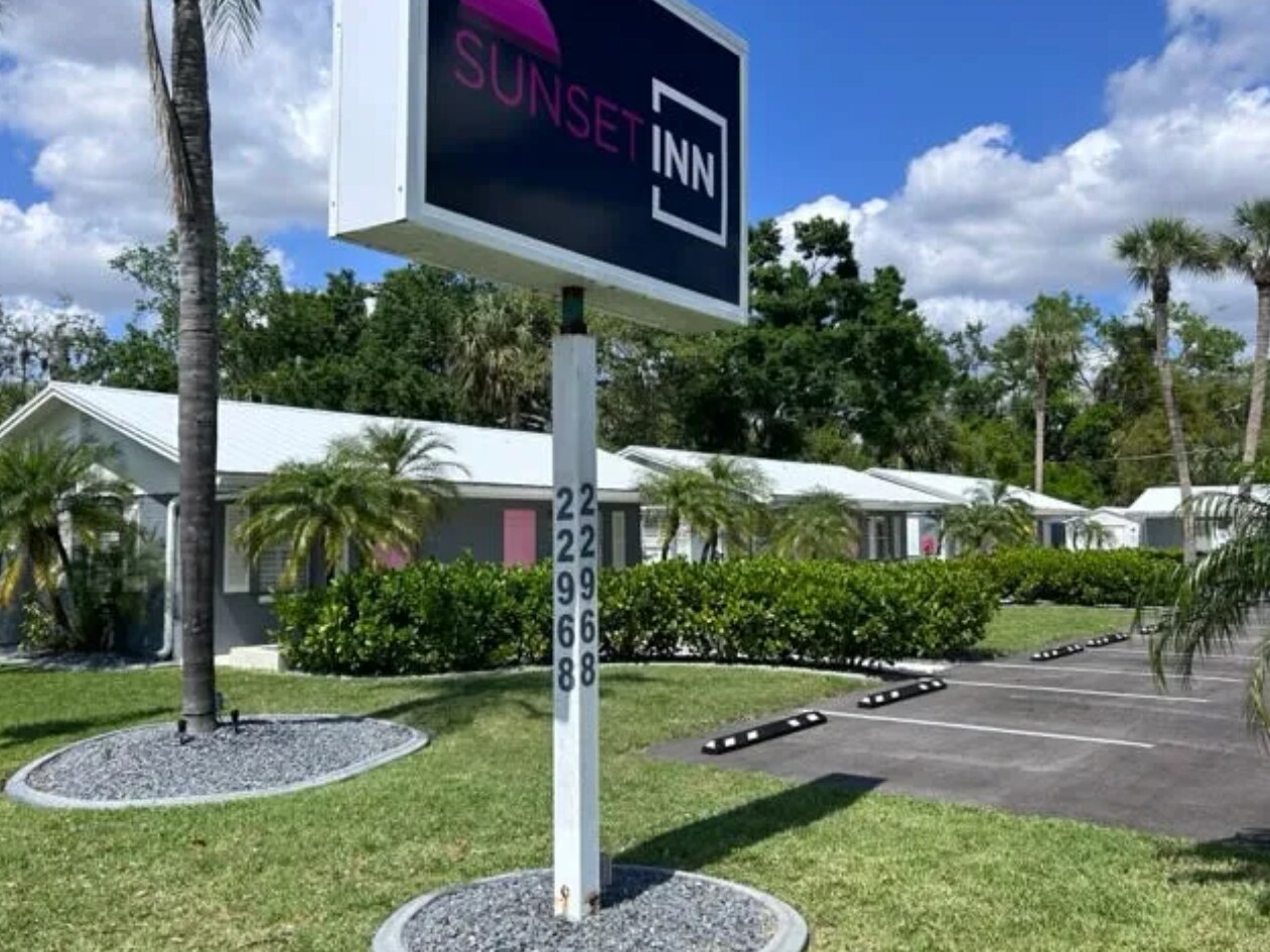 22968 Bayshore Rd, Port Charlotte, FL à vendre Photo principale– Image 1 sur 18