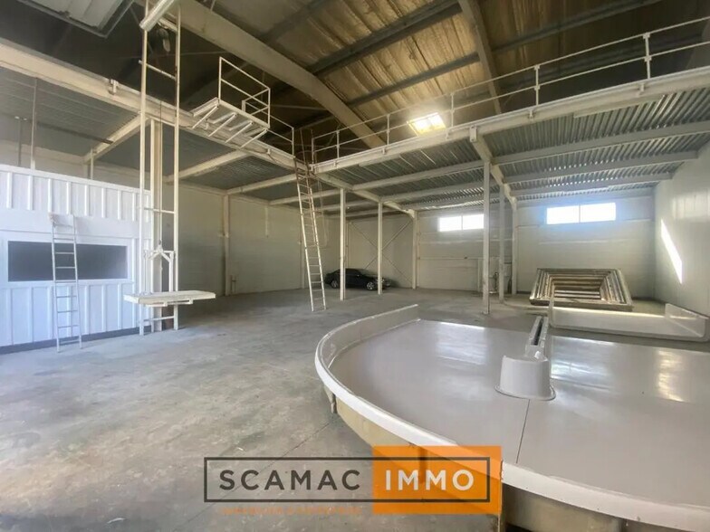 Bureau dans Gémenos à louer - Photo de l’immeuble – Image 3 sur 7